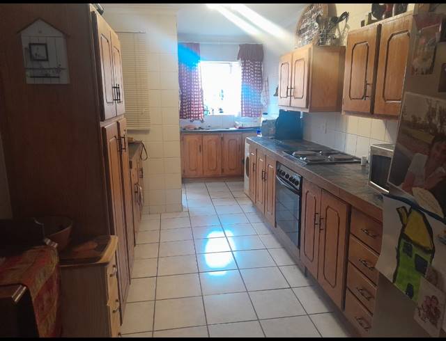 2 BEDROOM TOWNHOUSE FOR SALE IN BO-DORP